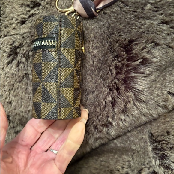 Geometric Pattern Keychain Pouch - Picture 2 of 4